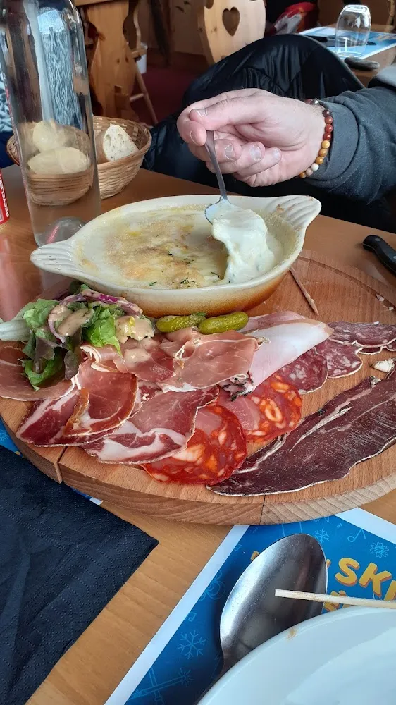 Reblochonnade Charcuterie Pdt Salade 2 Personnes